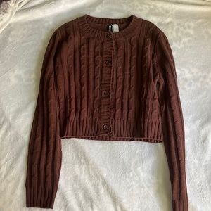 H&M Crop Top Sweater Button Up